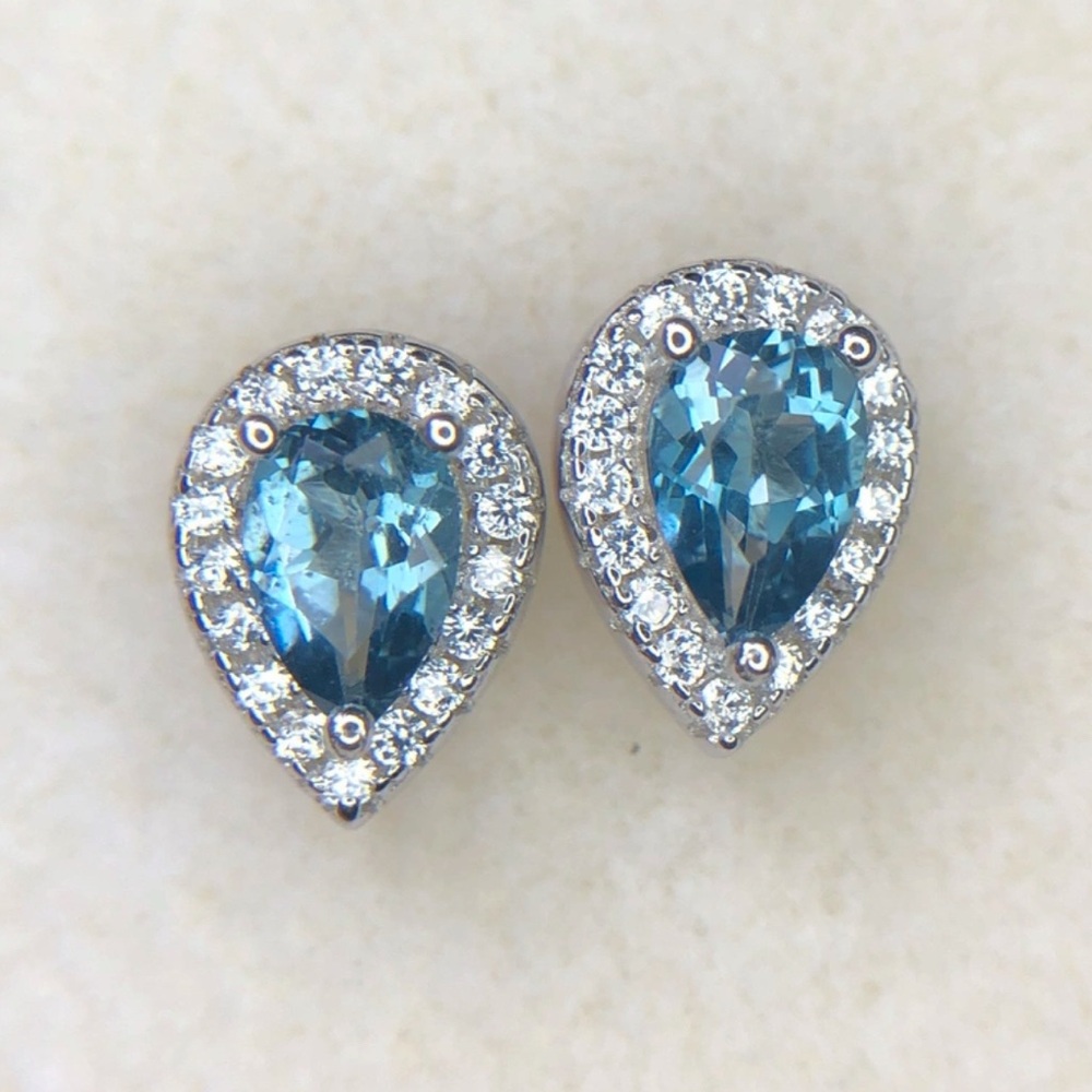 11.34 CTW Swiss Blue Topaz • Rhodium Plated 925 Silver - Picture 3 of 7